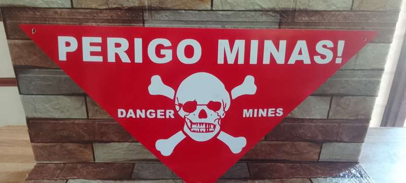 land mine warning sign 52cm